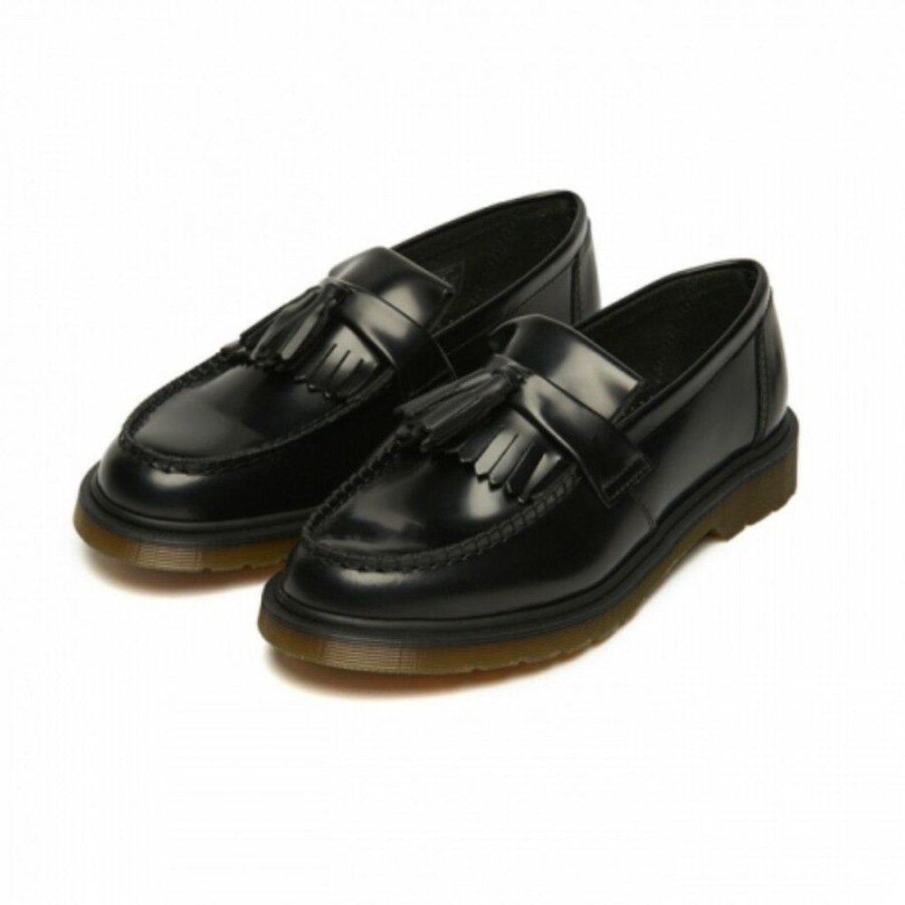 SOLD OUT Doc Martens Adrian Tassel Loafer size 6